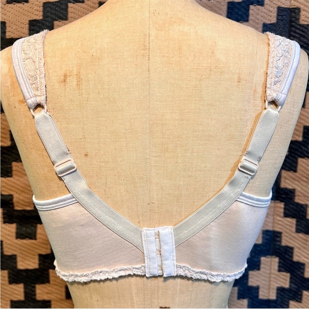 VINTAGE lace embroidered support bra beige honey wide straps 40D Playtex 18 Hour - Picture 2 of 8